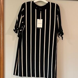 Who What Wear - L,  Black‎ and Cream Striped Mini Dress